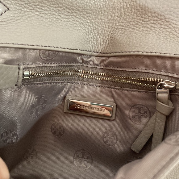 SALE 🔥🔥🔥EUC Tory Burch Miller Clutch with Strap - Picture 5 of 6